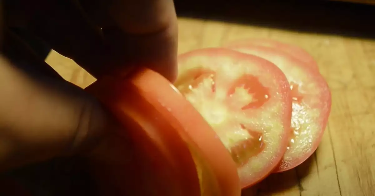 Can You Use A Bread Knife To Cut Tomatoes