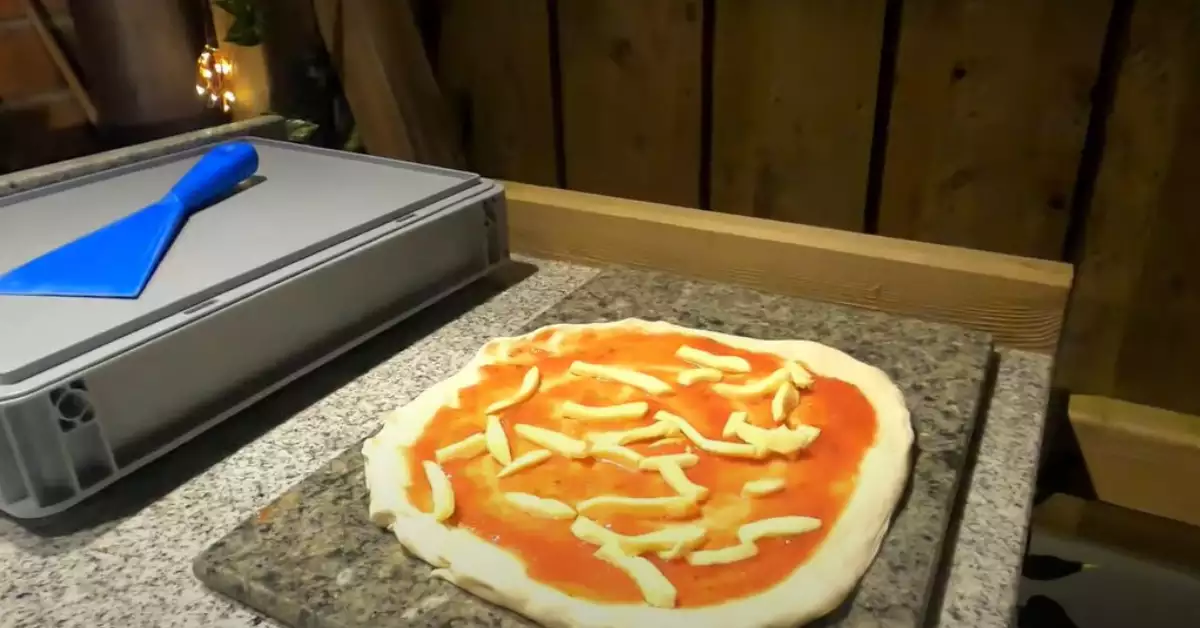 What Is Better A Wood Or Metal Pizza Peel